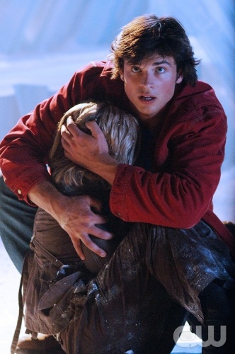 TheCW Staffel1-7Pics_164.jpg - SMALLVILLE"Arrival" (Episode #501)Image #SM501-0053Pictured (l-r): Allison Mack as Chloe Sullivan, Tom Welling as Clark KentCredit: © The WB/Serguei Bachlakov